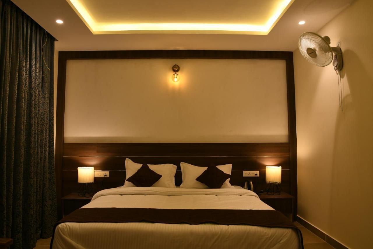 Mirth Hotels And Resorts Kanthalloor Exterior photo